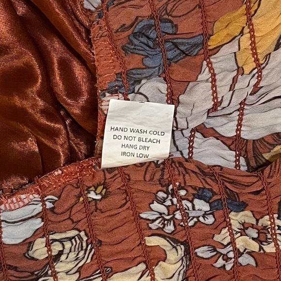 🍁 Sienna Sky Floral Halter Top - Picture 6 of 6